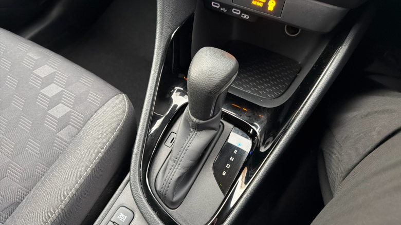 Toyota Yaris 1.5 Hybrid Design 5dr CVT Hybrid Hatchback